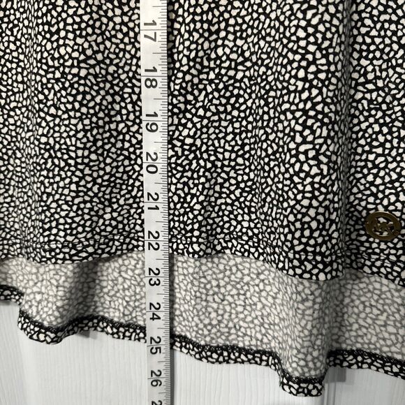 Michael Kors Women L Black and White Marble Print Hi-lo Top‎ With MK Medallion - Picture 5 of 7